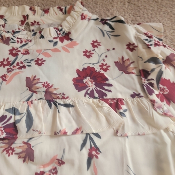 NWT LOFT Floral Long Sleeve Top LP - Picture 3 of 6
